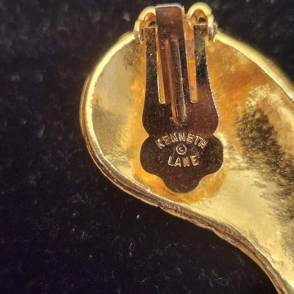 Kenneth Jay Lane Paisley Goldtone Filigree Vintage Clip on Earrings - Picture 7 of 9